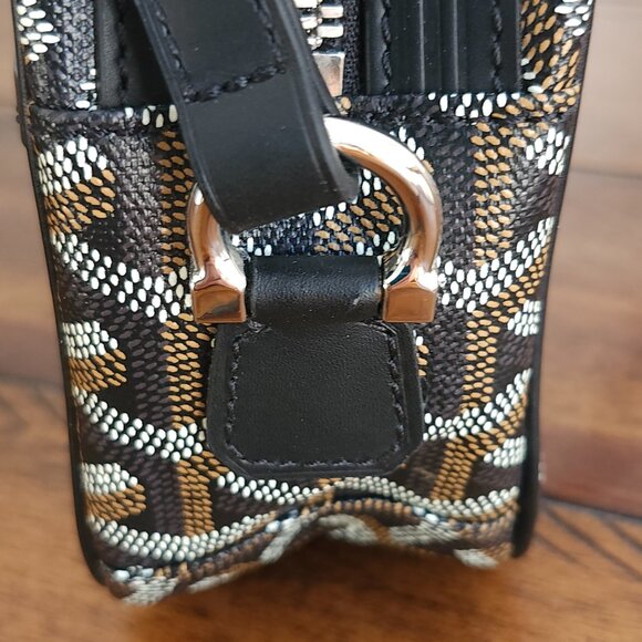 Cap Vertical PM Shoulder Bag Made With PVC and Leather. Previously Owned. - Picture 7 of 8